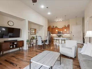 Photo #6: 8892373 Listing