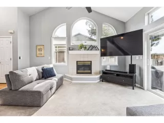 Photo #5: 8892409 Listing