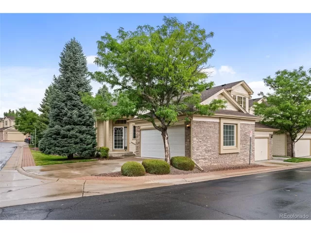 MLS: 8893454 Condo For Sale