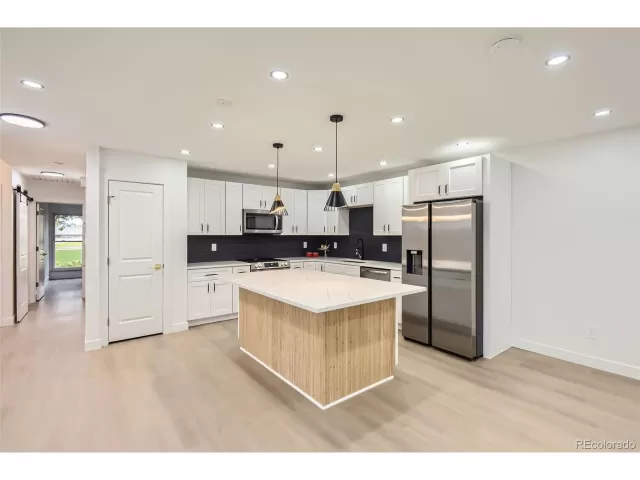 MLS: 8894369 Condo For Sale