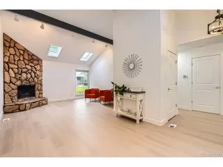 Photo #5: 8894369 Listing