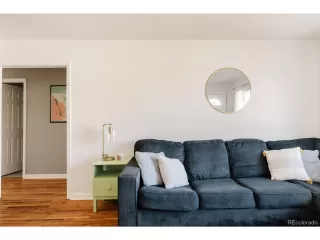 Photo #5: 8909542 Listing