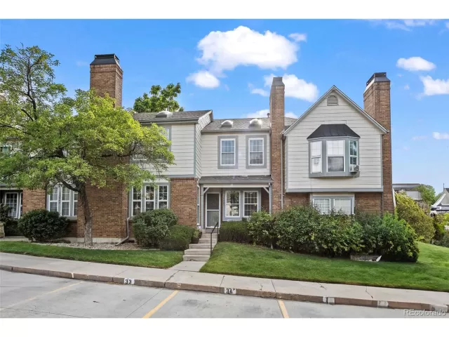 MLS: 8910391 Condo For Sale