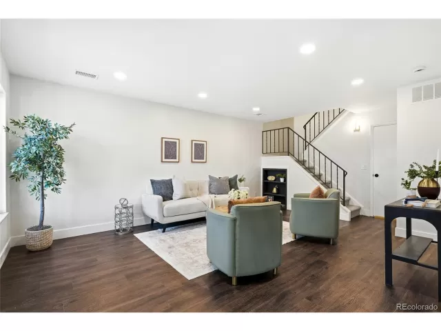 MLS: 8911228 Condo For Sale