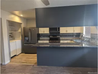 Photo #3: 8911661 Listing