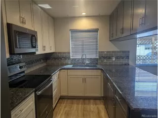 Photo #5: 8911661 Listing