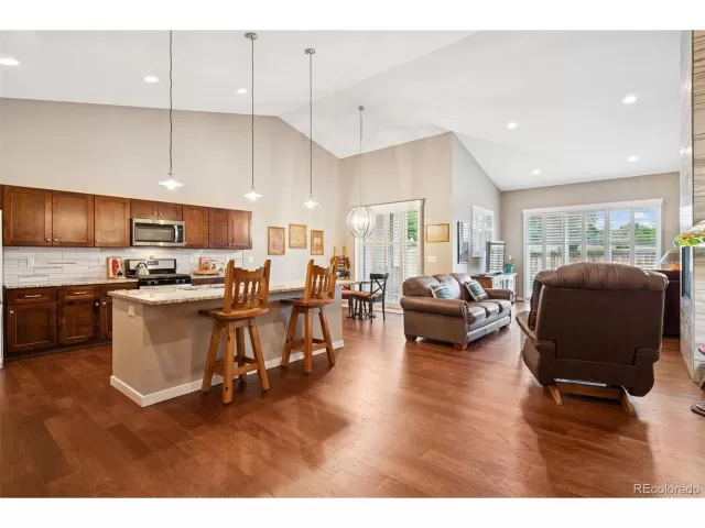 MLS: 8915712 Condo For Sale