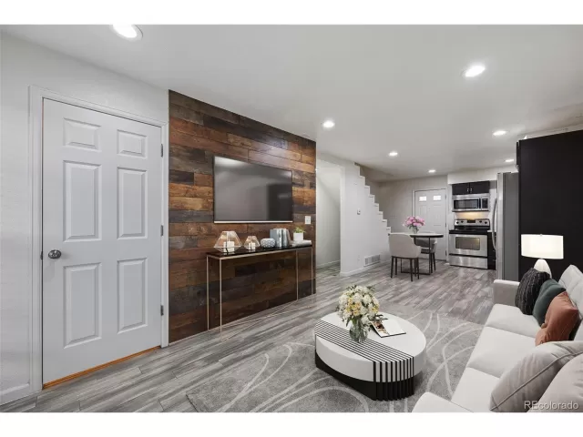 MLS: 8921151 Condo For Sale