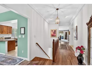 Photo #3: 8923390 Listing