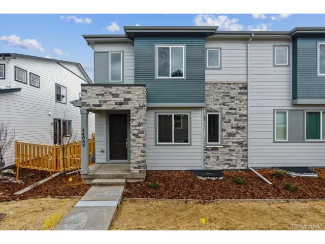 MLS: 8924661 Condo For Sale