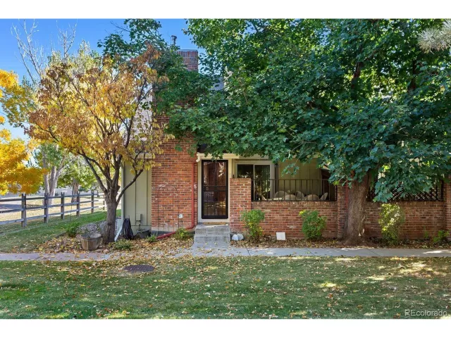 MLS: 8925184 Condo For Sale