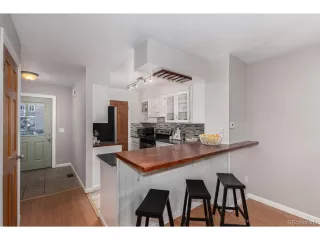 Photo #5: 8925202 Listing