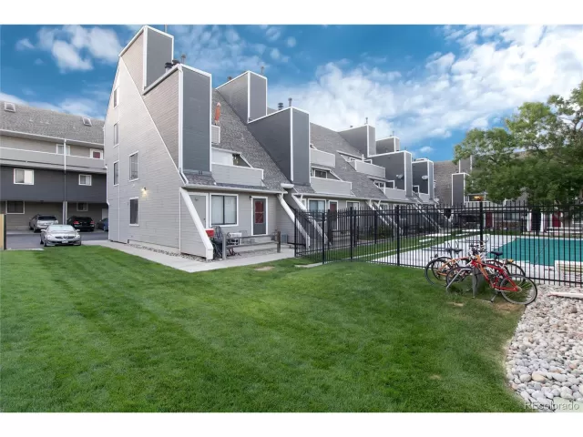 MLS: 8927469 Condo For Sale