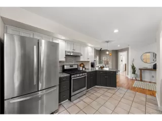 Photo #5: 8929733 Listing 
