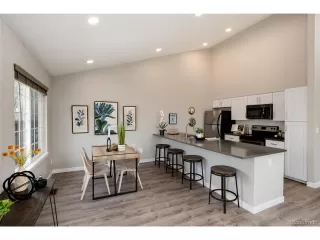 Photo #5: 8935758 Listing