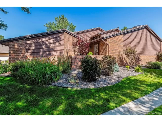 MLS: 8935880 Condo For Sale
