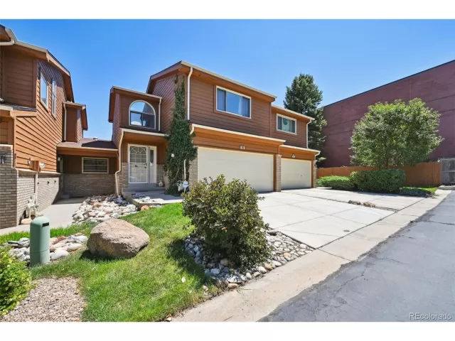 MLS: 8935882 Condo For Sale