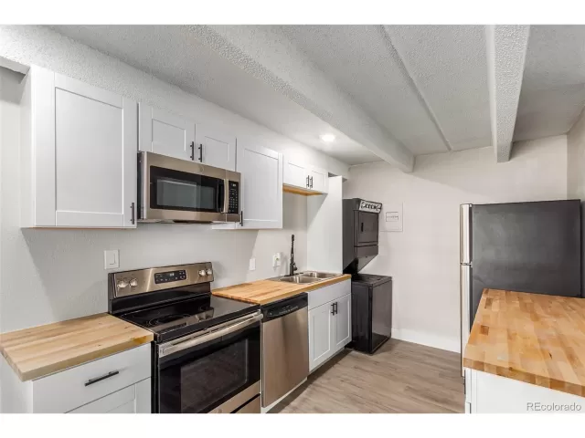 MLS: 8935885 Condo For Sale