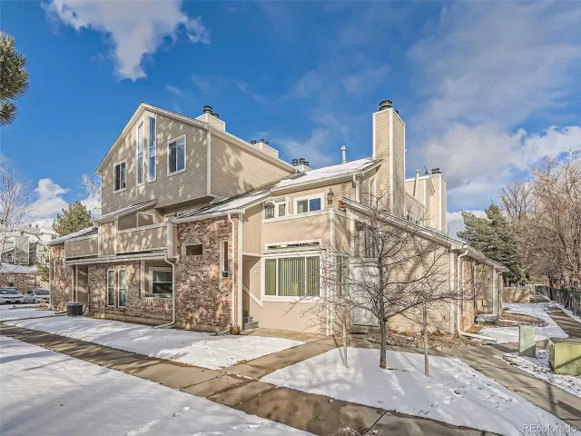 MLS: 8937551 Condo For Sale