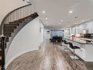 Photo #6: 8939703 Listing 