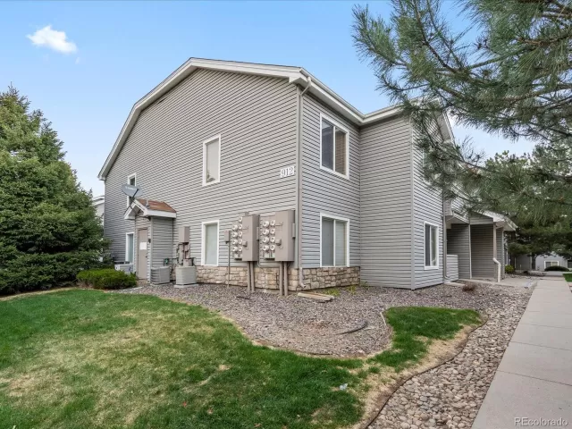 MLS: 8942490 Condo For Sale