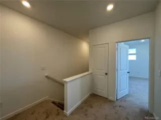 Photo #6: 8943054 Listing