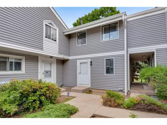 MLS: 8951821 Condo For Sale