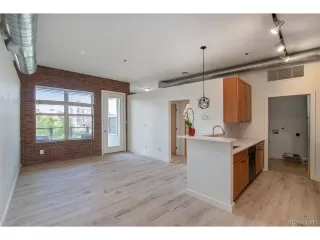 Photo #3: 8961383 Listing