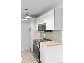 Photo #6: 8962939 Listing