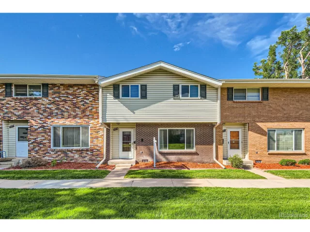 MLS: 8963173 Condo For Sale