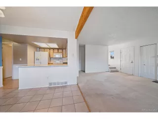 Photo #5: 8966166 Listing