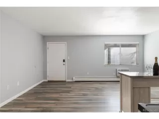 Photo #5: 8967247 Listing