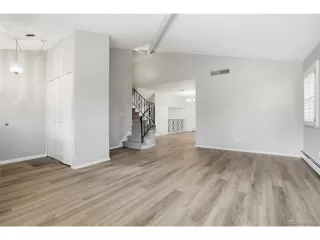 Photo #3: 8976677 Listing