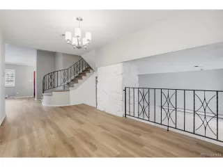 Photo #6: 8976677 Listing