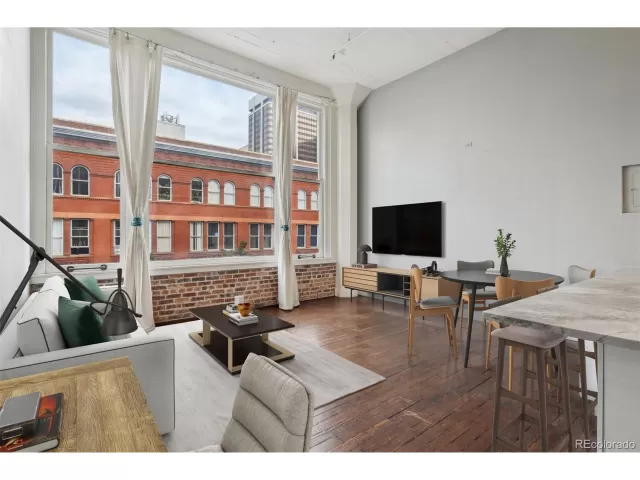 MLS: 8981442 Condo For Sale