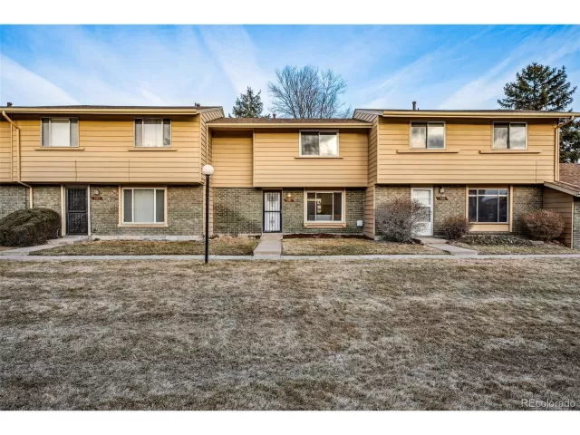 MLS: 8982305 Condo For Sale