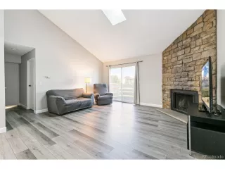 Photo #5: 8984874 Listing