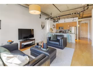 Photo #6: 8985412 Listing