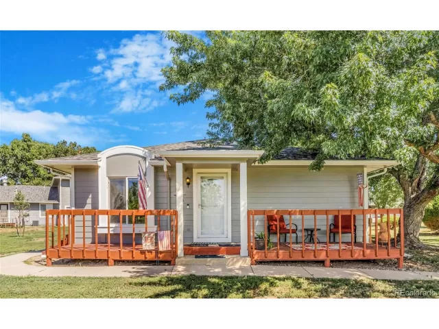 MLS: 8986235 Condo For Sale