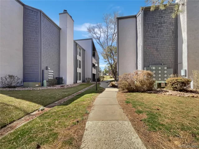 MLS: 8986380 Condo For Sale