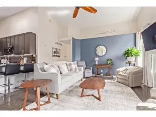 Photo #5: 8993102 Listing