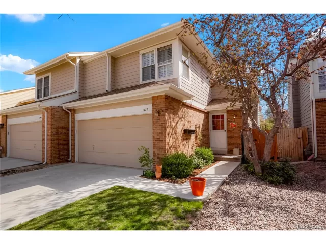 MLS: 8993924 Condo For Sale