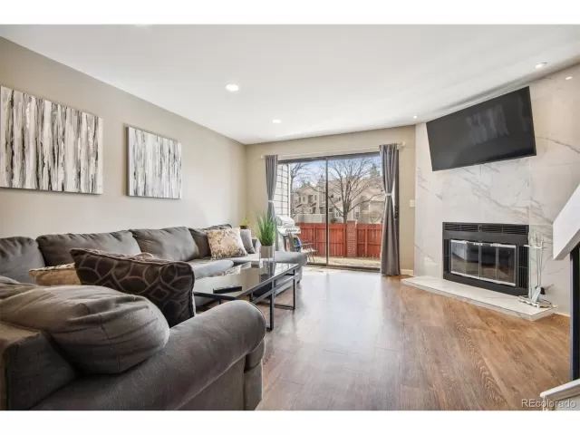 MLS: 8998600 Condo For Sale