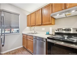 Photo #4: 8998600 Listing