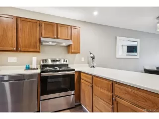 Photo #5: 8998600 Listing