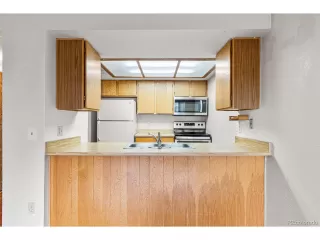 Photo #6: 9000921 Listing