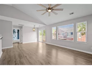 Photo #6: 9002087 Listing