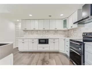 Photo #3: 9002869 Listing