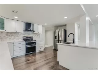 Photo #4: 9002869 Listing