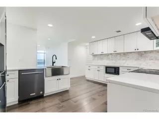 Photo #5: 9002869 Listing